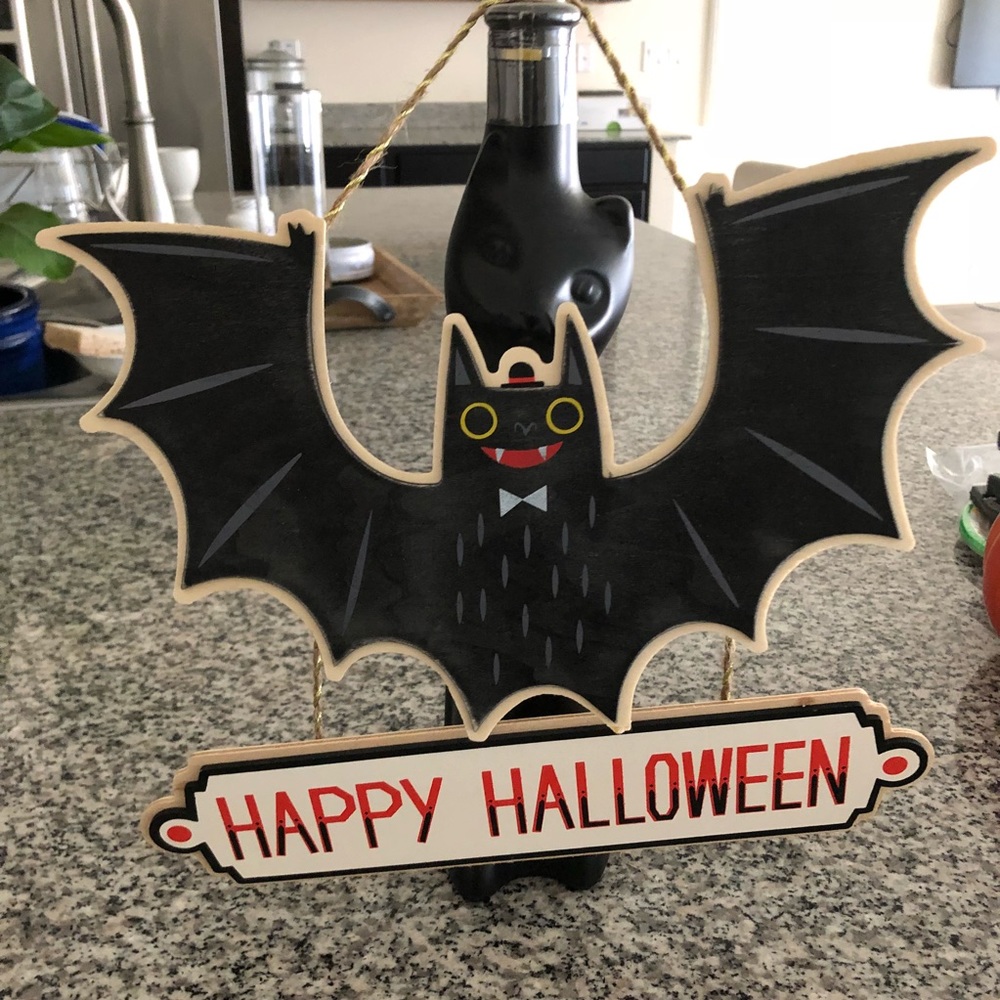 Halloween Decor Bundle! Swipe to see all photos.